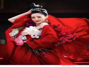 能攻能忍的公主，衣服满分的水晶！