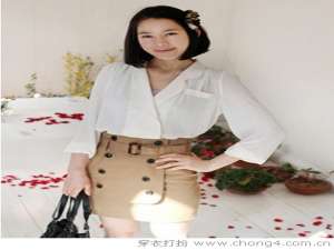 轻装成熟女性时装